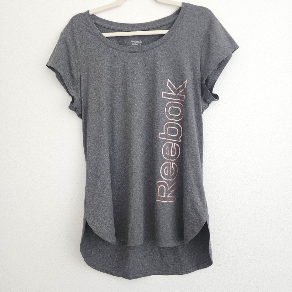 Cute Gray Reebok Shirt 🫶🏻